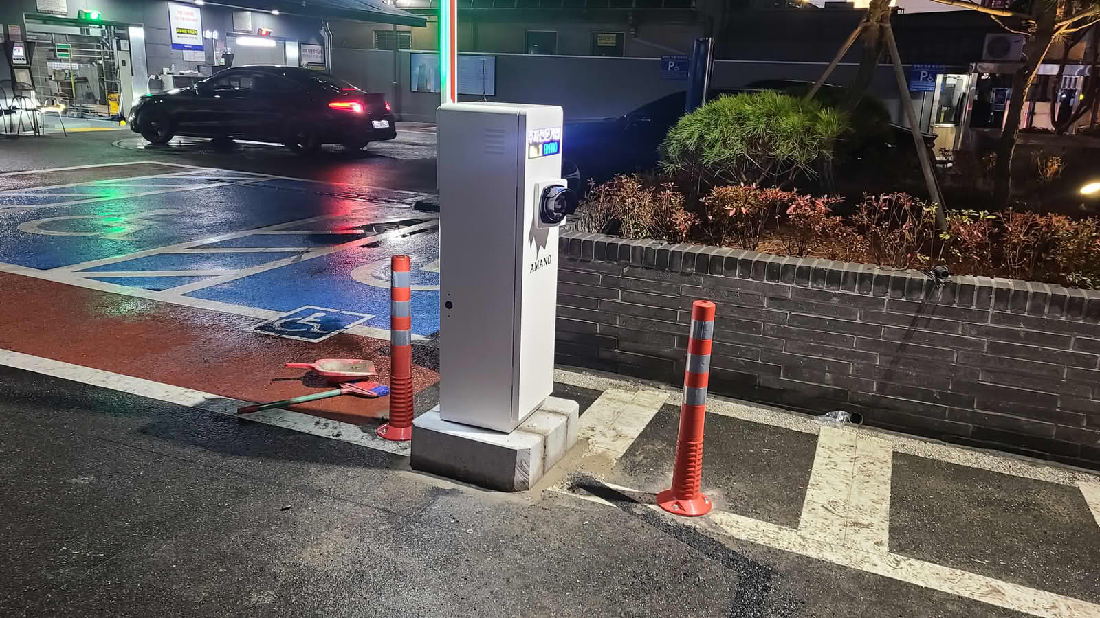 하늘안과 무인 주차장
